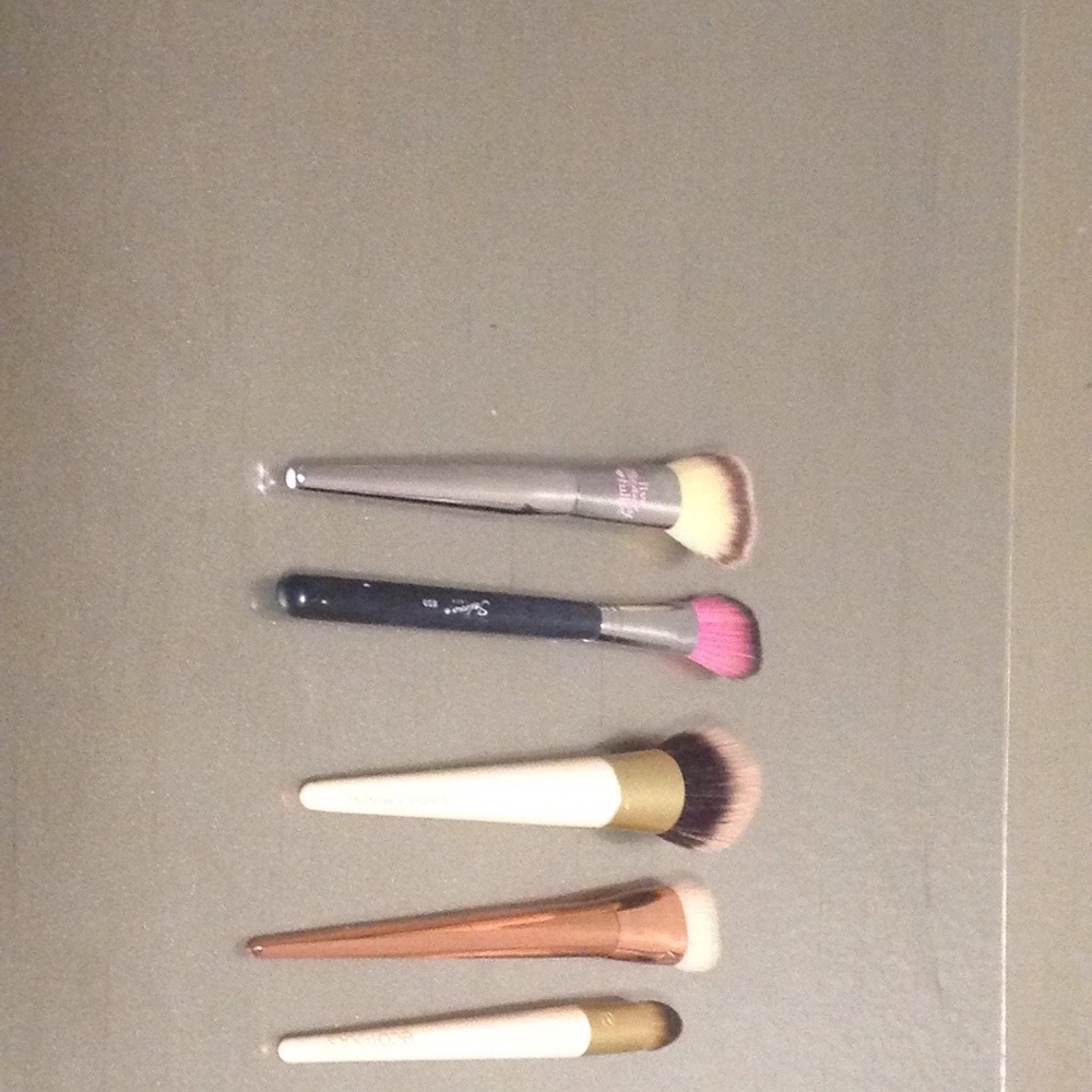 Make up brush lot